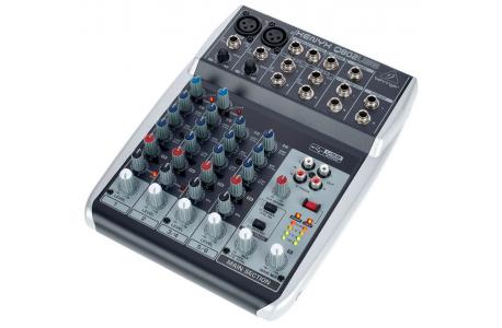 Mixer Behringer XENYX Q802USB